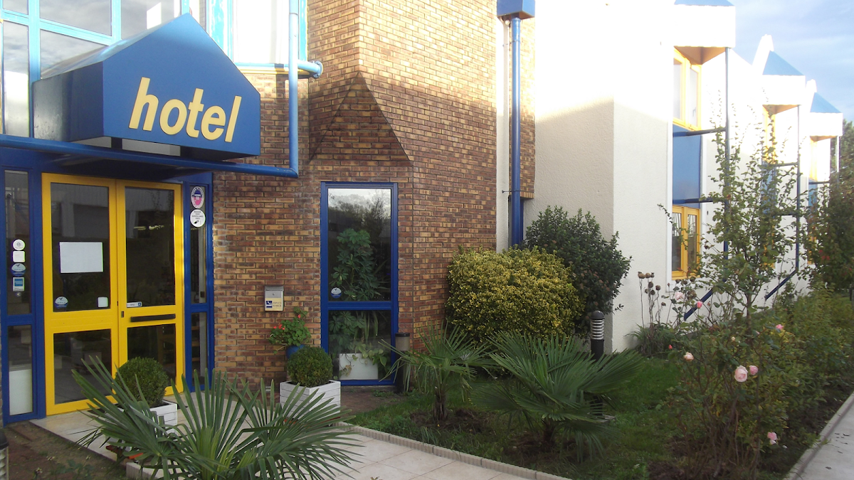 Rev'Hotel Coignieres Maurepas